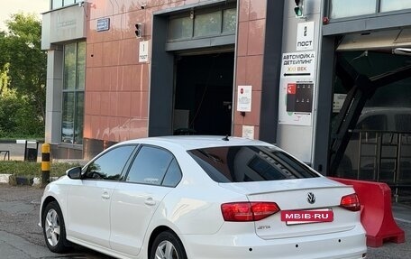 Volkswagen Jetta VI, 2015 год, 800 000 рублей, 3 фотография