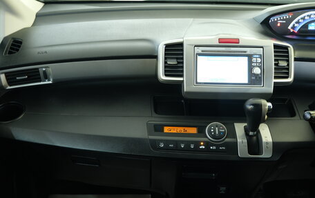 Honda Freed I, 2012 год, 1 149 000 рублей, 17 фотография