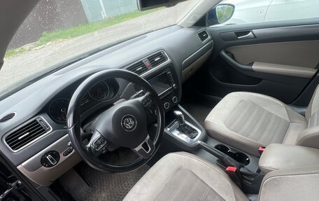 Volkswagen Jetta VI, 2013 год, 720 000 рублей, 5 фотография