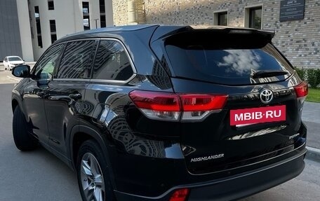 Toyota Highlander III, 2021 год, 4 650 000 рублей, 6 фотография
