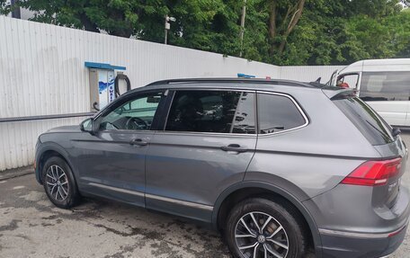 Volkswagen Tiguan II, 2021 год, 2 600 000 рублей, 3 фотография