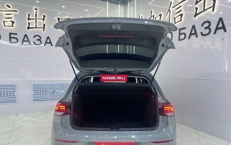 Volkswagen Golf VIII, 2023 год, 1 800 000 рублей, 17 фотография