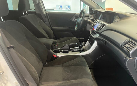 Honda Accord IX рестайлинг, 2013 год, 1 090 000 рублей, 19 фотография
