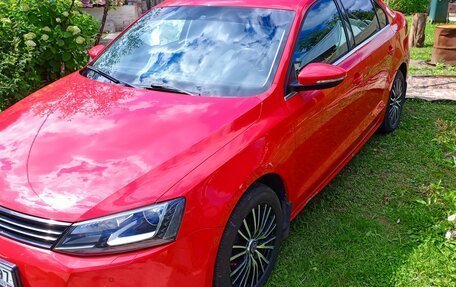 Volkswagen Jetta VI, 2014 год, 1 210 000 рублей, 2 фотография