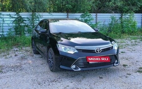 Toyota Camry, 2017 год, 2 300 000 рублей, 3 фотография