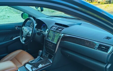 Toyota Camry, 2017 год, 2 300 000 рублей, 5 фотография