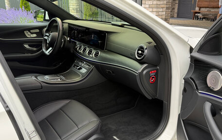 Mercedes-Benz E-Класс, 2022 год, 3 790 000 рублей, 10 фотография