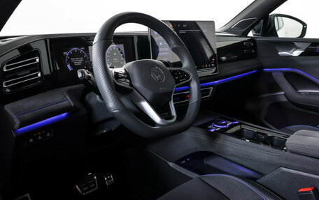 Volkswagen Tiguan, 2024 год, 4 290 000 рублей, 17 фотография