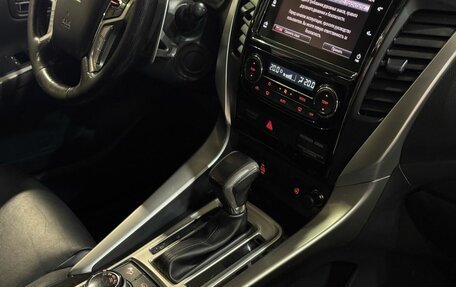 Mitsubishi Pajero Sport III рестайлинг, 2017 год, 2 695 900 рублей, 8 фотография