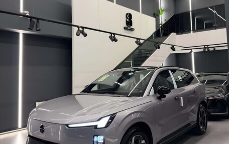 Volvo XC70, 2025 год, 6 280 000 рублей, 1 фотография