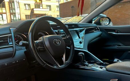 Toyota Camry, 2018 год, 2 590 000 рублей, 5 фотография
