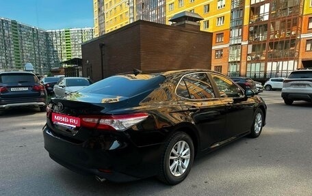 Toyota Camry, 2018 год, 2 590 000 рублей, 2 фотография