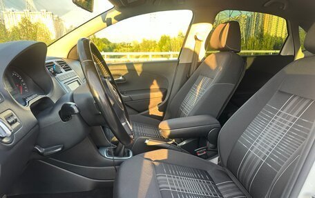 Volkswagen Polo VI (EU Market), 2015 год, 1 100 000 рублей, 15 фотография