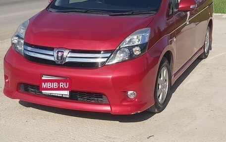Toyota ISis I, 2013 год, 1 378 000 рублей, 2 фотография