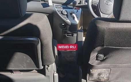 Toyota ISis I, 2013 год, 1 378 000 рублей, 18 фотография