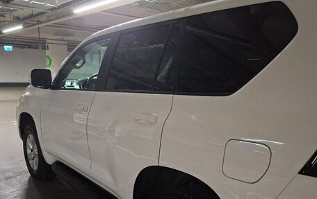 Toyota Land Cruiser Prado 150 рестайлинг 2, 2019 год, 5 800 000 рублей, 6 фотография