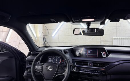 Lexus UX I, 2019 год, 2 500 000 рублей, 16 фотография