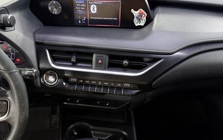Lexus UX I, 2019 год, 2 500 000 рублей, 27 фотография
