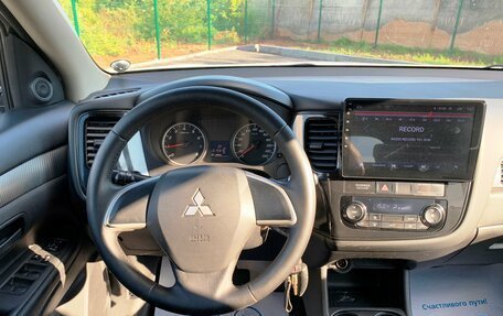 Mitsubishi Outlander III рестайлинг 3, 2012 год, 1 230 000 рублей, 15 фотография