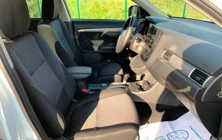 Mitsubishi Outlander III рестайлинг 3, 2012 год, 1 230 000 рублей, 13 фотография