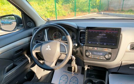 Mitsubishi Outlander III рестайлинг 3, 2012 год, 1 230 000 рублей, 23 фотография