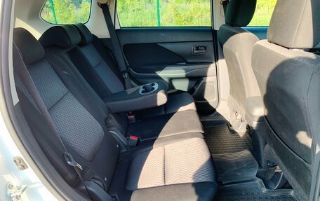 Mitsubishi Outlander III рестайлинг 3, 2012 год, 1 230 000 рублей, 25 фотография