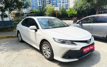 Toyota Camry, 2022 год, 3 100 000 рублей, 2 фотография