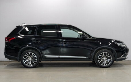 Mitsubishi Outlander III рестайлинг 3, 2017 год, 2 050 000 рублей, 4 фотография