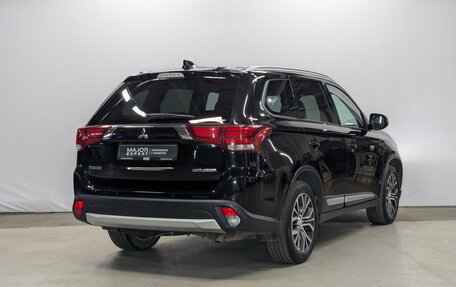 Mitsubishi Outlander III рестайлинг 3, 2017 год, 2 050 000 рублей, 5 фотография