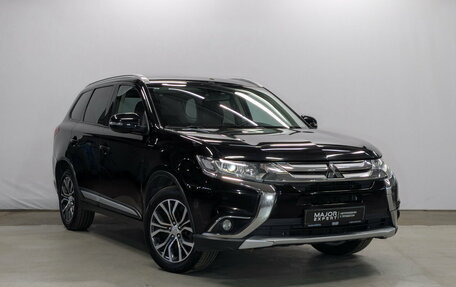 Mitsubishi Outlander III рестайлинг 3, 2017 год, 2 050 000 рублей, 3 фотография