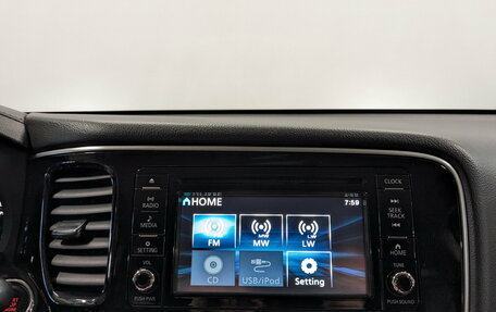 Mitsubishi Outlander III рестайлинг 3, 2017 год, 2 050 000 рублей, 15 фотография