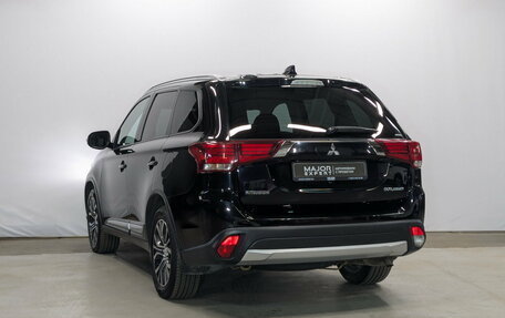Mitsubishi Outlander III рестайлинг 3, 2017 год, 2 050 000 рублей, 7 фотография