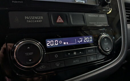Mitsubishi Outlander III рестайлинг 3, 2017 год, 2 050 000 рублей, 29 фотография