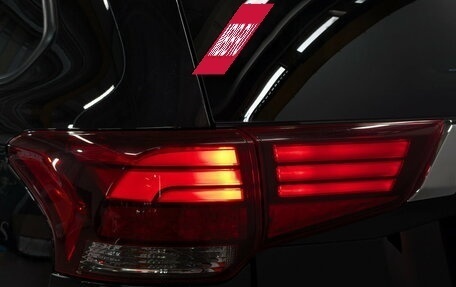 Mitsubishi Outlander III рестайлинг 3, 2017 год, 2 050 000 рублей, 27 фотография