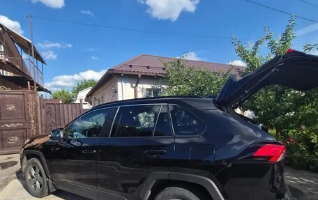 Toyota RAV4, 2020 год, 3 100 000 рублей, 7 фотография