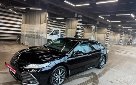 Toyota Camry, 2021 год, 2 950 000 рублей, 1 фотография