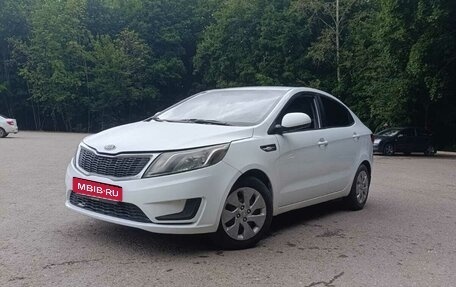 KIA Rio III рестайлинг, 2013 год, 525 000 рублей, 1 фотография