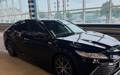 Toyota Camry, 2021 год, 2 950 000 рублей, 3 фотография