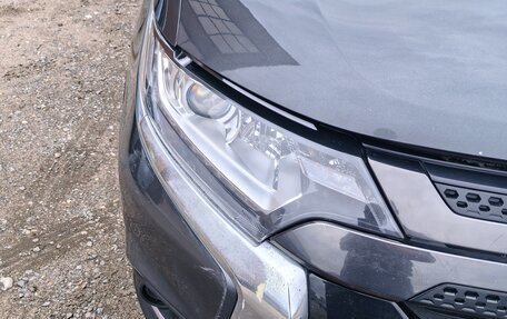 Mitsubishi Outlander III рестайлинг 3, 2022 год, 2 600 000 рублей, 15 фотография
