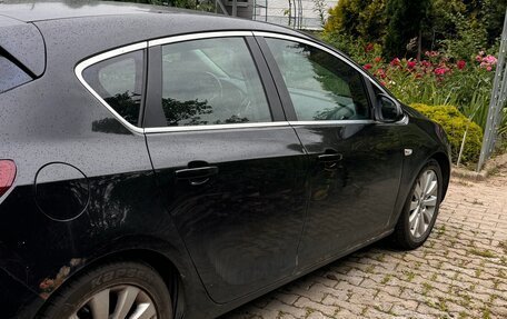 Opel Astra J, 2011 год, 570 000 рублей, 3 фотография