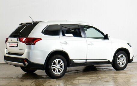 Mitsubishi Outlander III рестайлинг 3, 2016 год, 1 579 000 рублей, 3 фотография