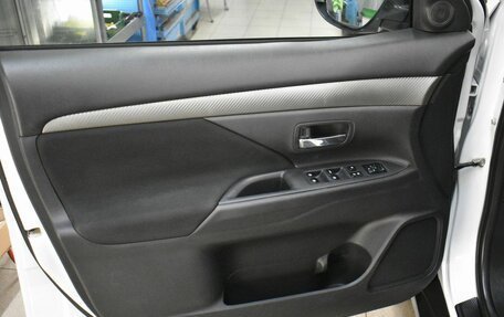 Mitsubishi Outlander III рестайлинг 3, 2016 год, 1 579 000 рублей, 5 фотография