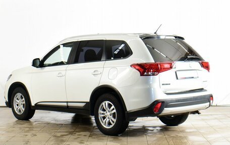 Mitsubishi Outlander III рестайлинг 3, 2016 год, 1 579 000 рублей, 4 фотография