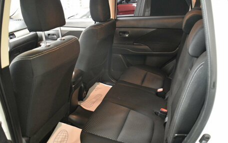 Mitsubishi Outlander III рестайлинг 3, 2016 год, 1 579 000 рублей, 11 фотография