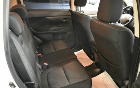 Mitsubishi Outlander III рестайлинг 3, 2016 год, 1 579 000 рублей, 13 фотография