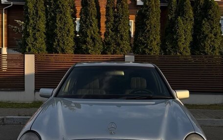 Mercedes-Benz E-Класс, 1998 год, 590 000 рублей, 4 фотография