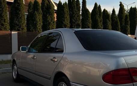 Mercedes-Benz E-Класс, 1998 год, 590 000 рублей, 10 фотография
