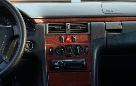 Mercedes-Benz E-Класс, 1998 год, 590 000 рублей, 15 фотография