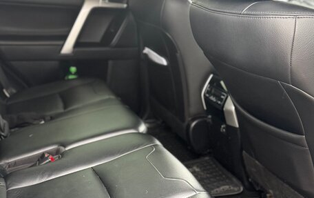Toyota Land Cruiser Prado 150 рестайлинг 2, 2019 год, 5 300 000 рублей, 7 фотография