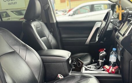 Toyota Land Cruiser Prado 150 рестайлинг 2, 2019 год, 5 300 000 рублей, 6 фотография